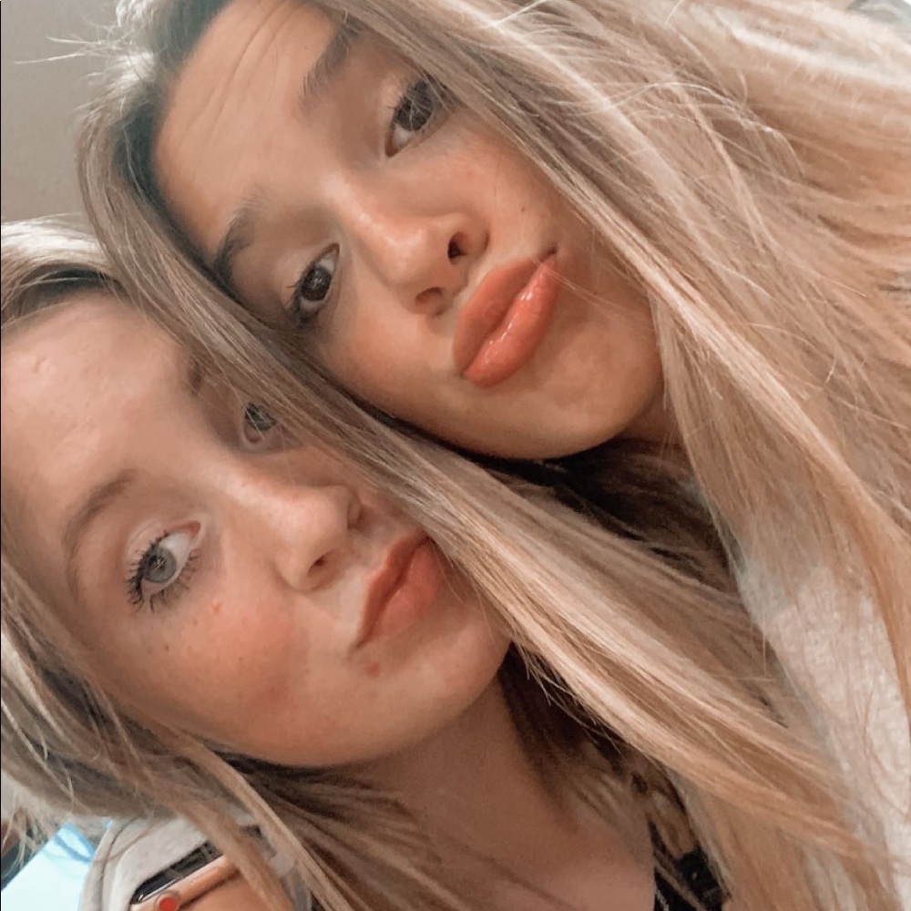 Meet your Posher, Cadie